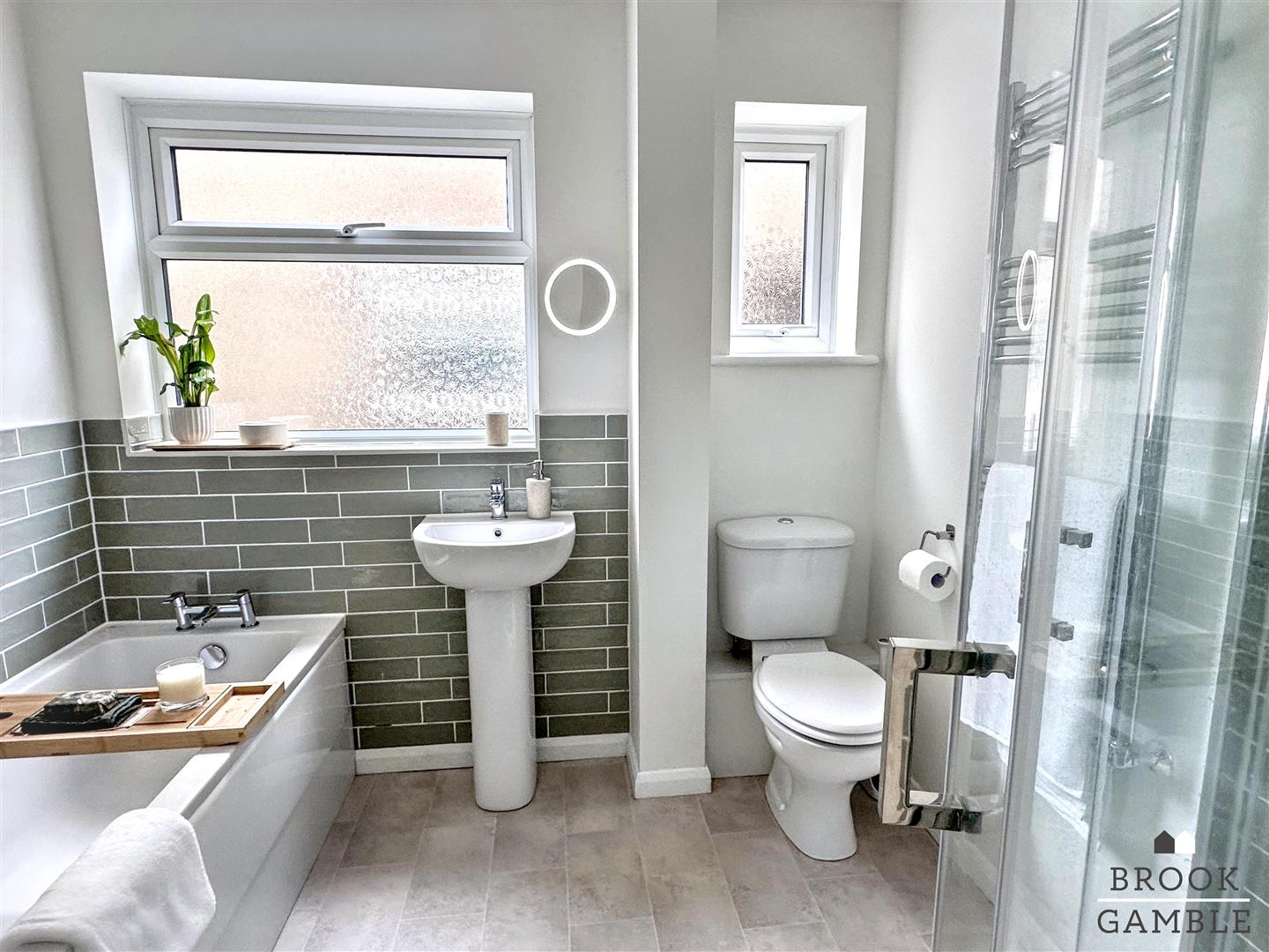 2 Bedroom Bungalow. Keats Walk in Eastbourne, East Sussex 7